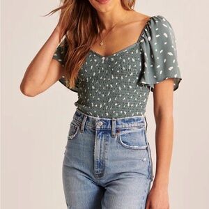 Abercrombie Flutter Sleeve Top Size Small